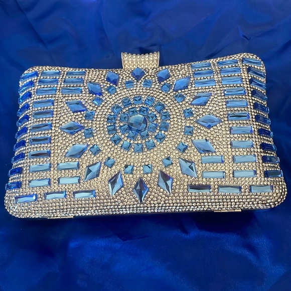 Clutch - Picture 1 of 4